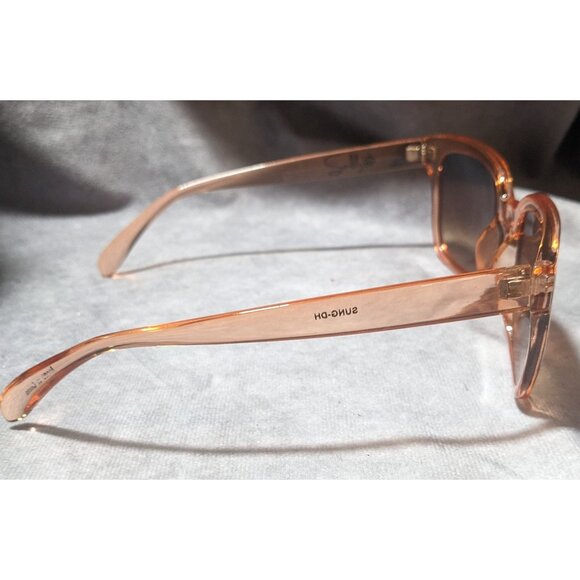 Chunky Retro Translucent Peach Sunglasses main image 6